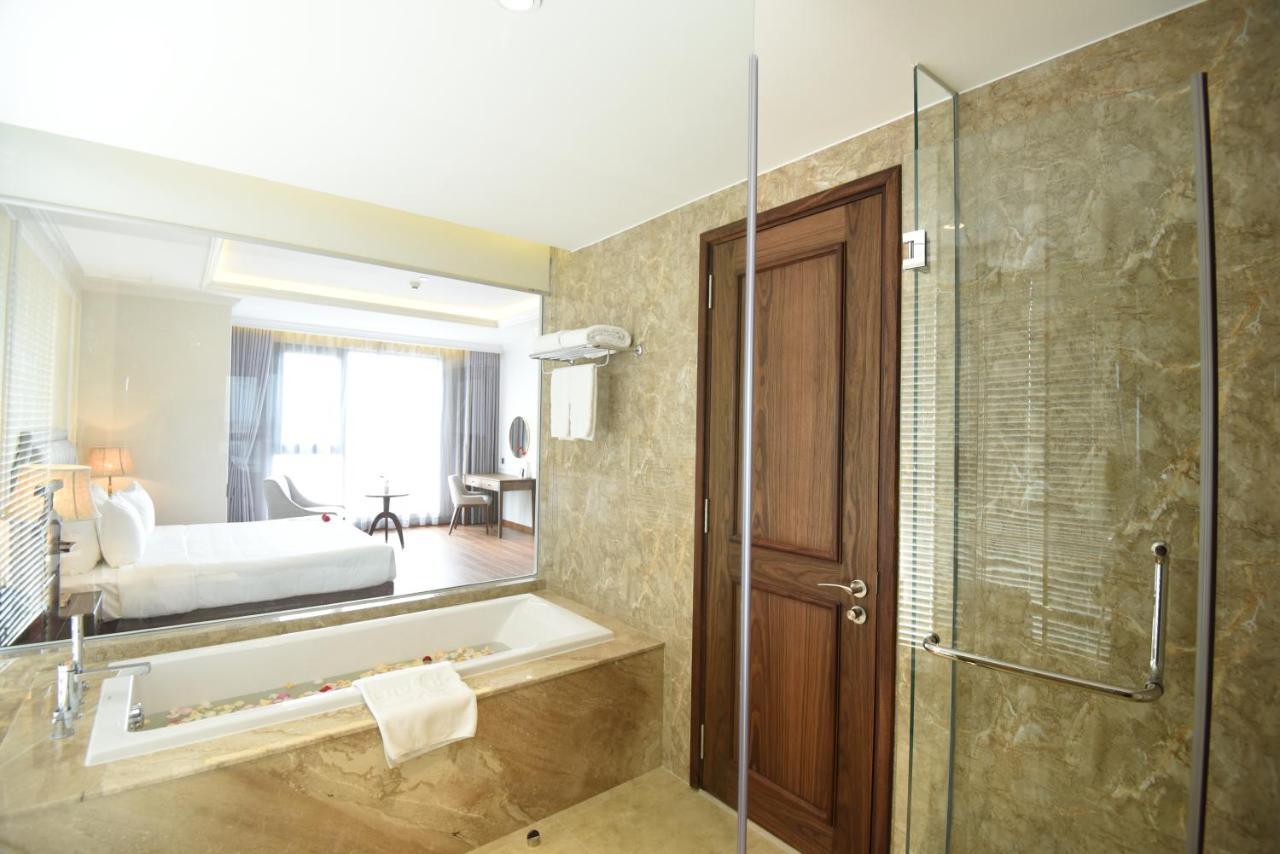 Phu Cuong Hotel Ca Mau Exterior photo