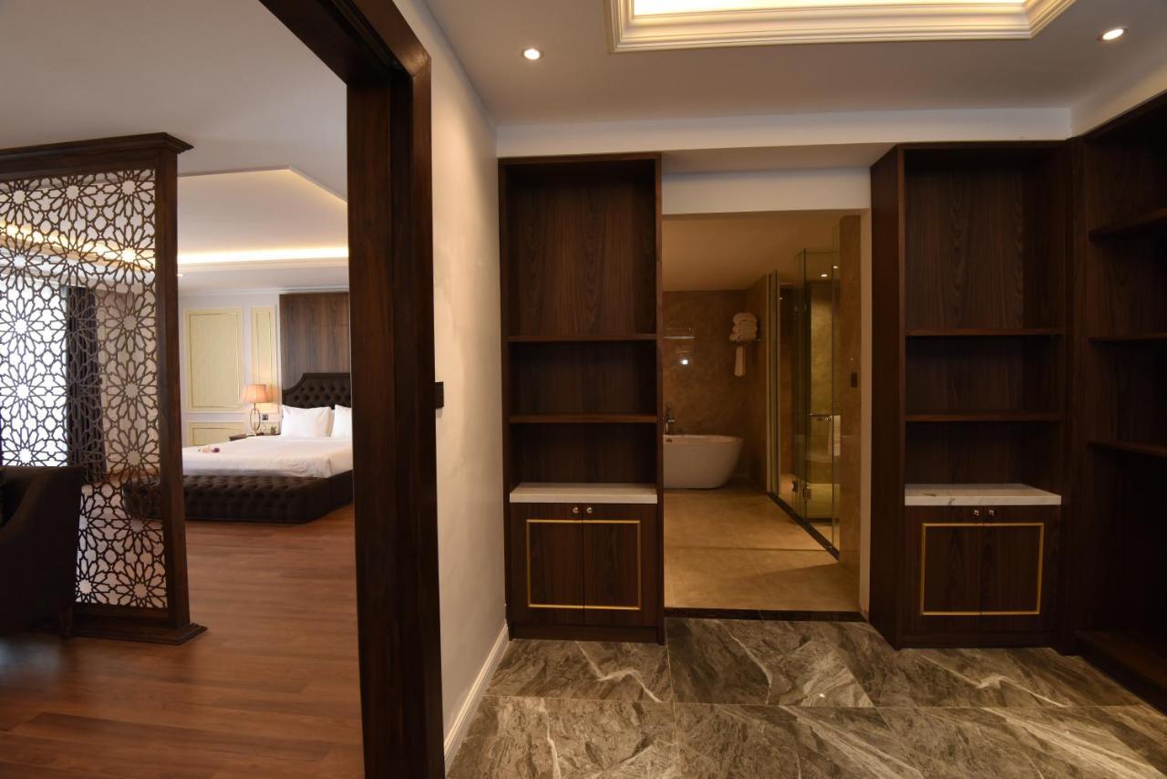Phu Cuong Hotel Ca Mau Exterior photo